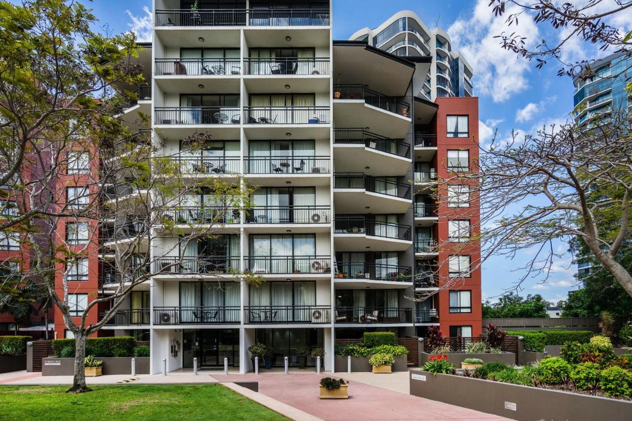 The Docks On Goodwin Aparthotel Brisbane Exterior photo
